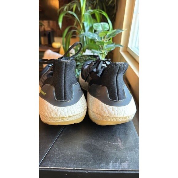 Adidas Ultraboost 21 Running Shoes Men's Size 11 FY0374 Pre-owned - Picture 6 of 7